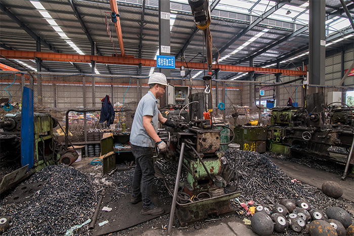 锡林格勒盟网架配件-螺栓球加工车间